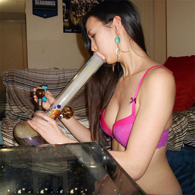 Some sexy pictures about smoking weeds -- Sexy women are smoking marijuana with bong, dab rig or glass pipe (Part ten)